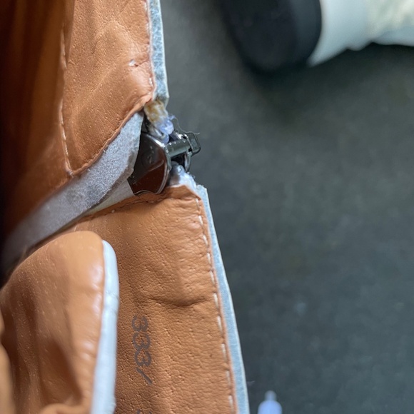 Authentic Chanel ivory/white boots, 39/8, NWOT - Picture 8 of 9